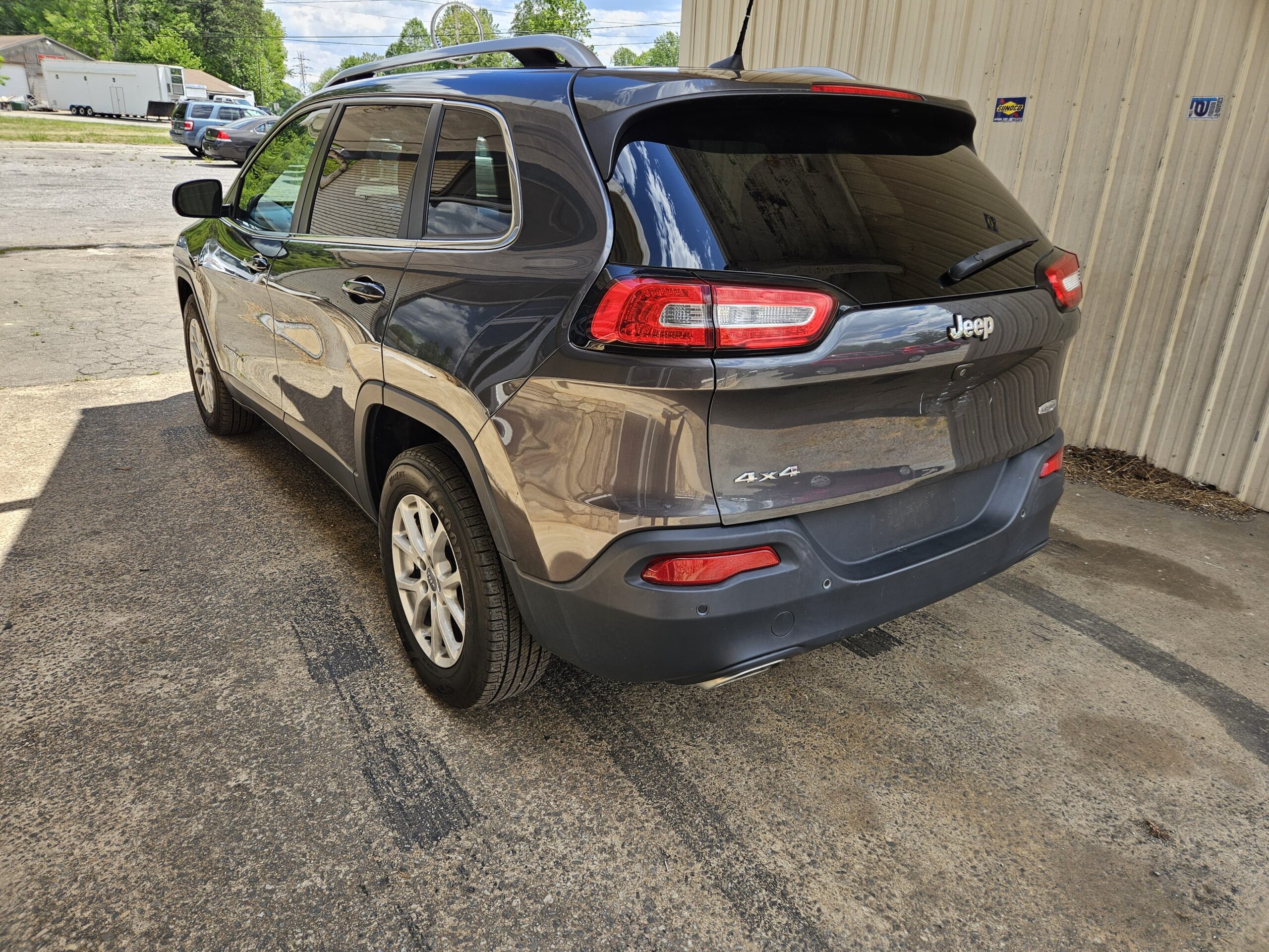 
								2016 Jeep Cherokee full									