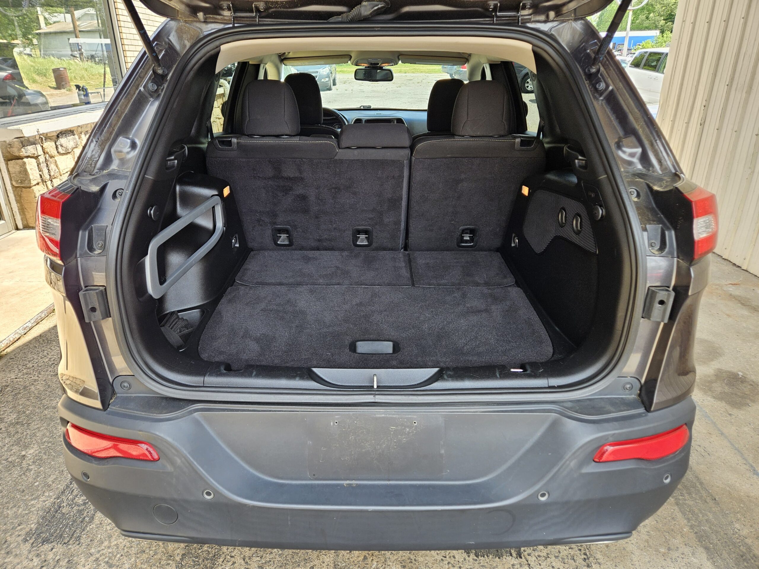 
								2016 Jeep Cherokee full									