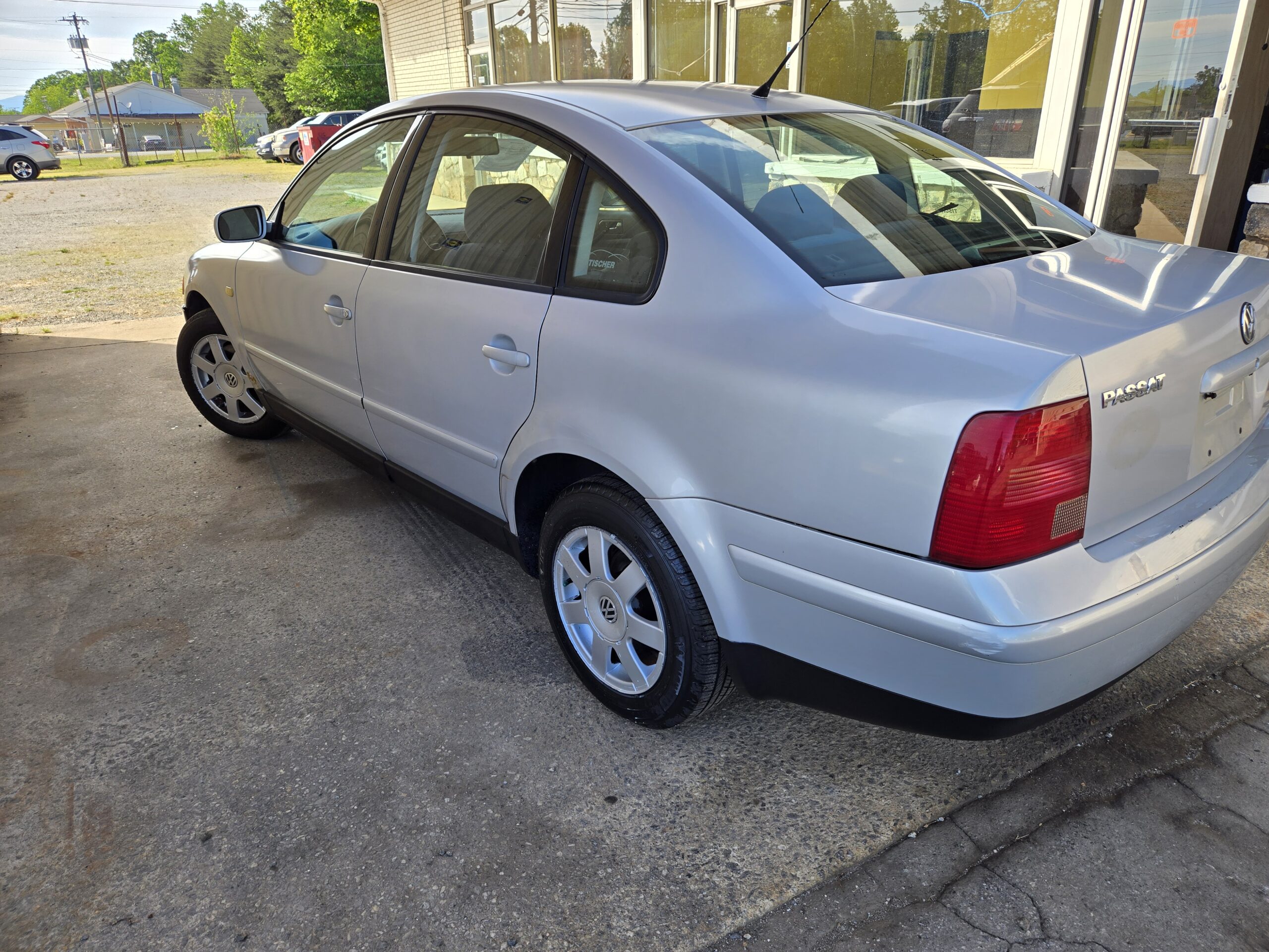 
								2000 Volkswagen Passat full									