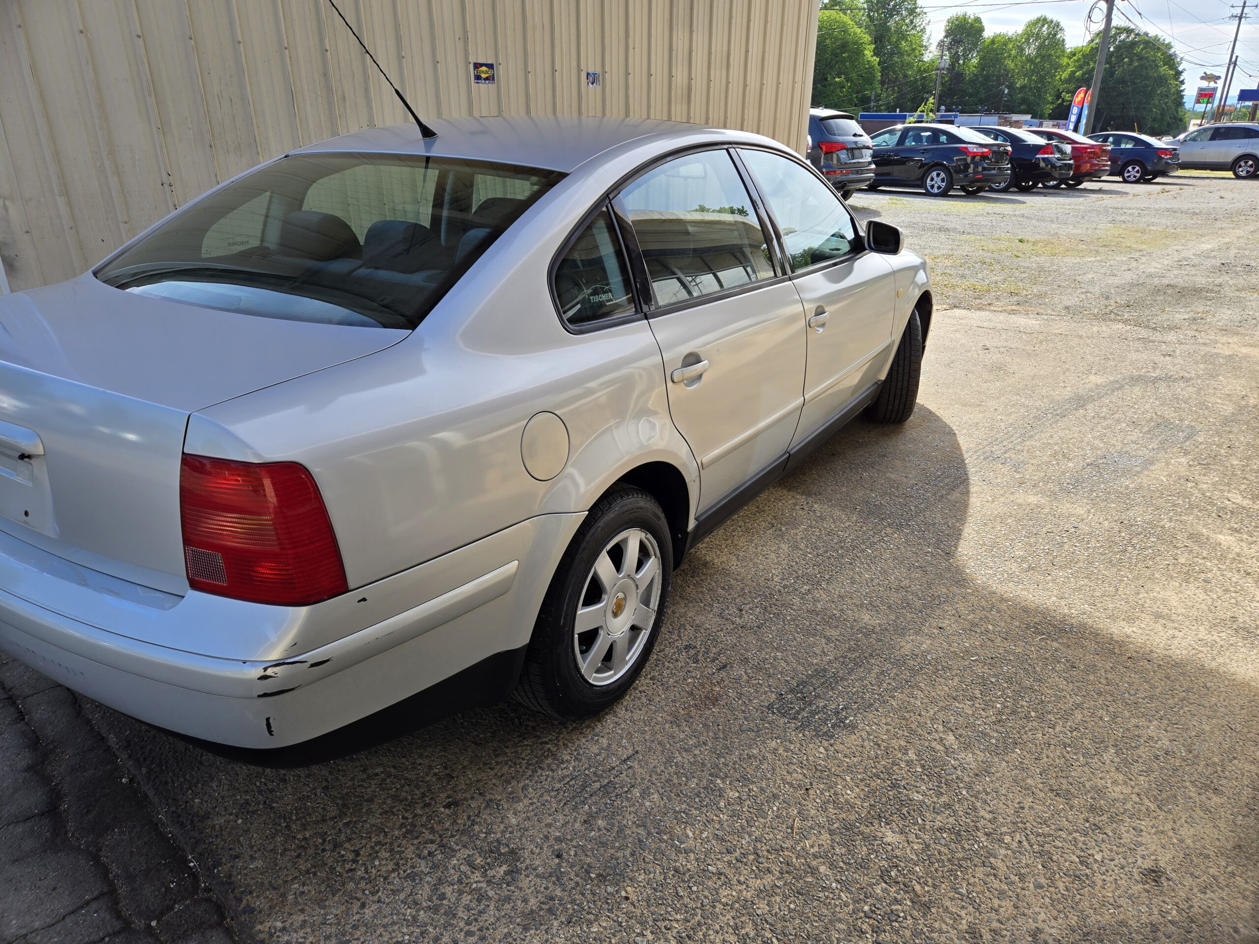 
								2000 Volkswagen Passat full									
