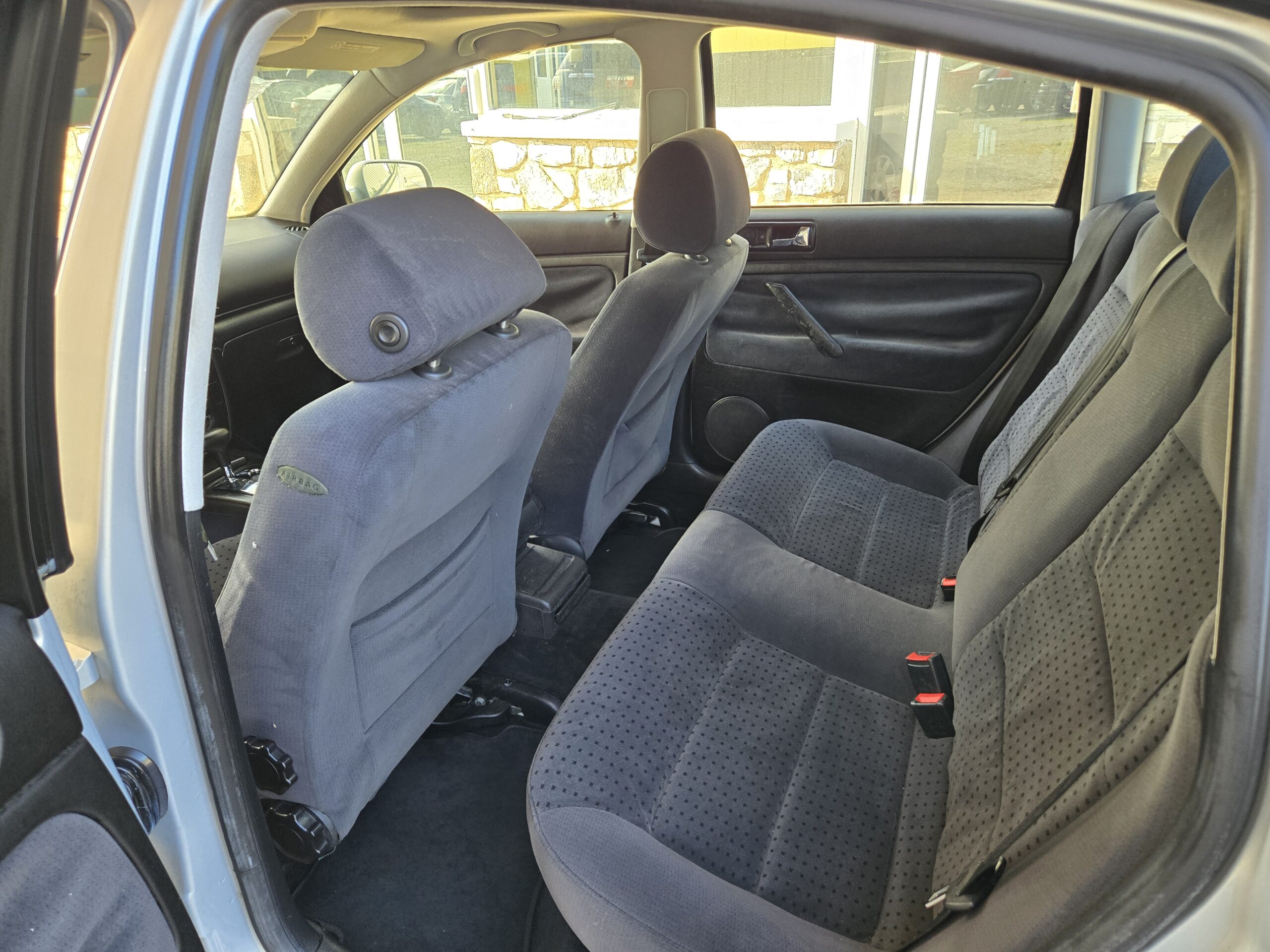 
								2000 Volkswagen Passat full									