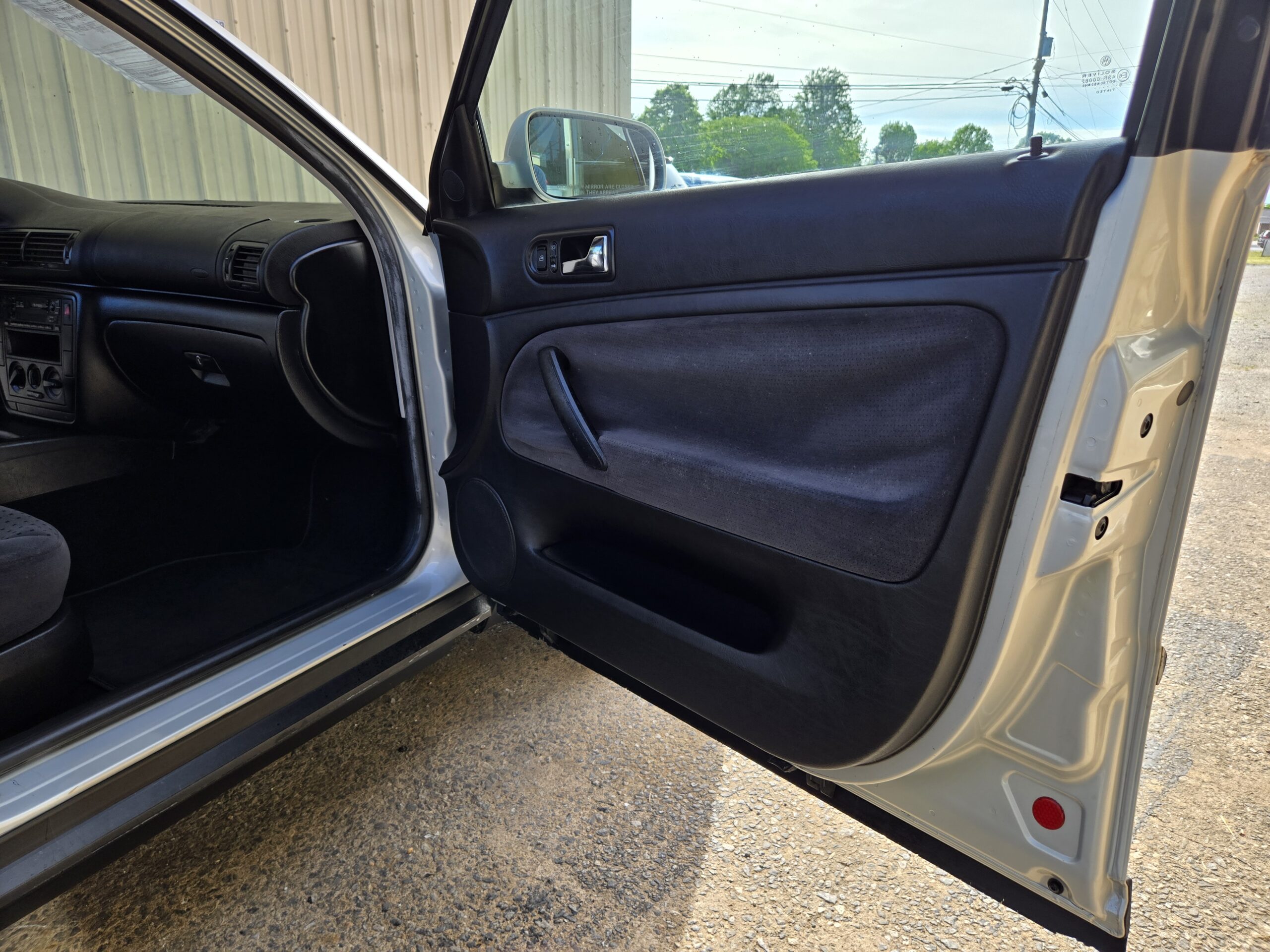 
								2000 Volkswagen Passat full									