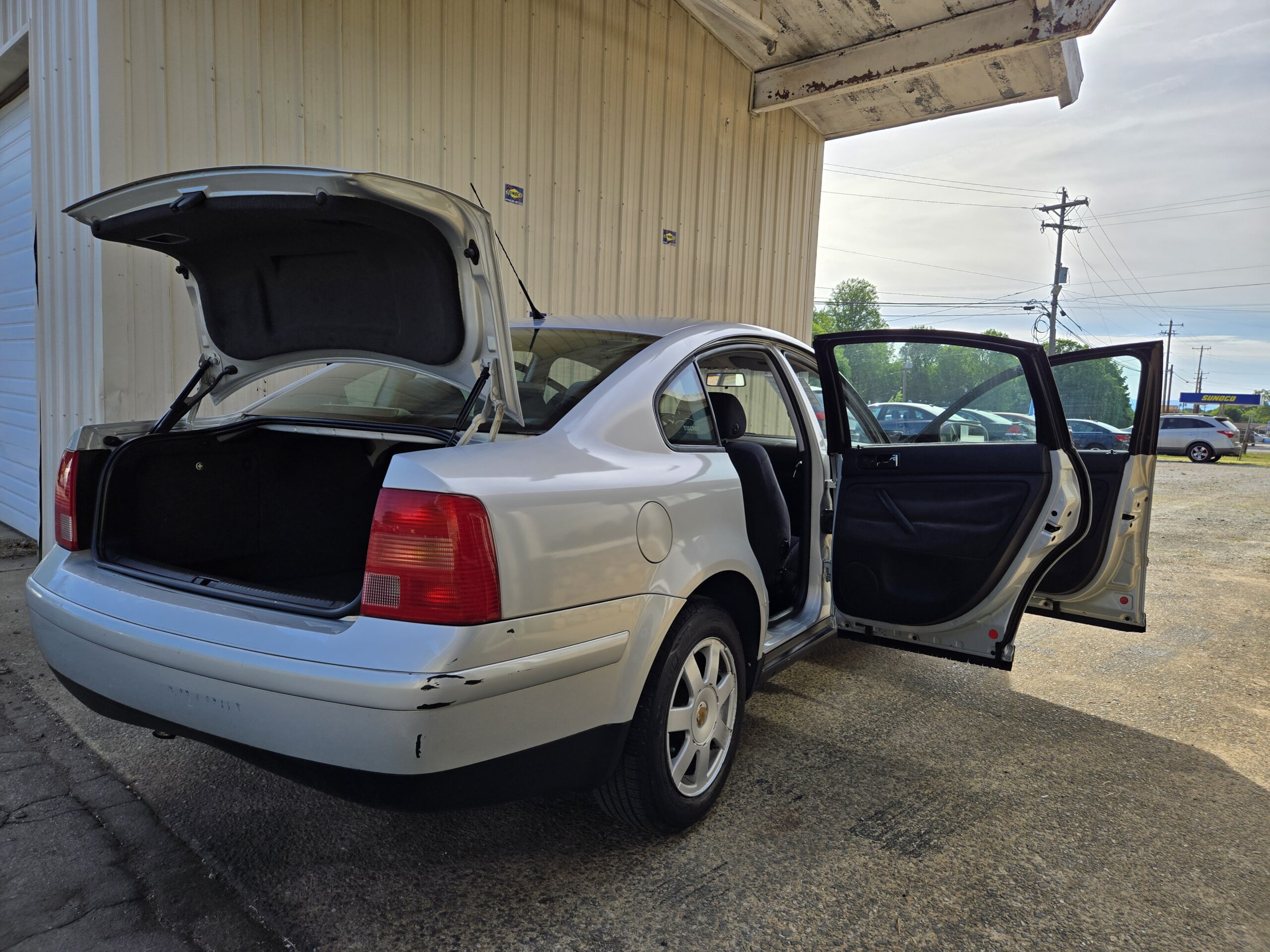 
								2000 Volkswagen Passat full									