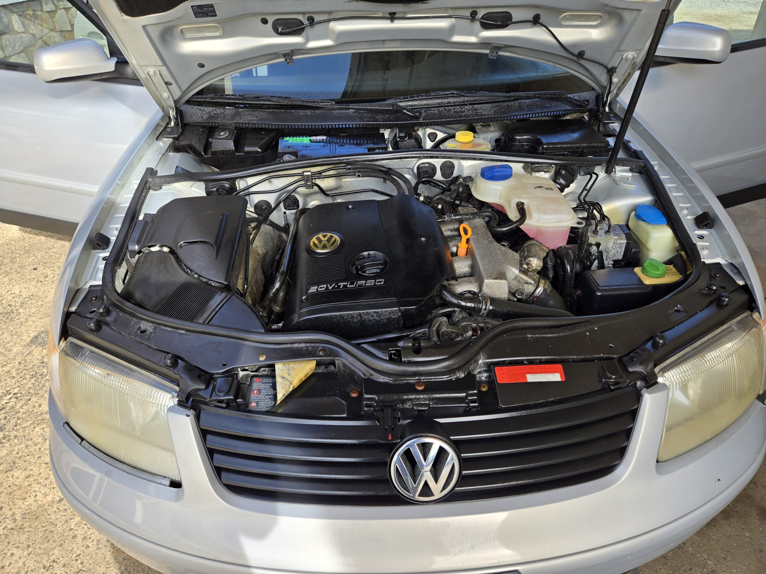 
								2000 Volkswagen Passat full									