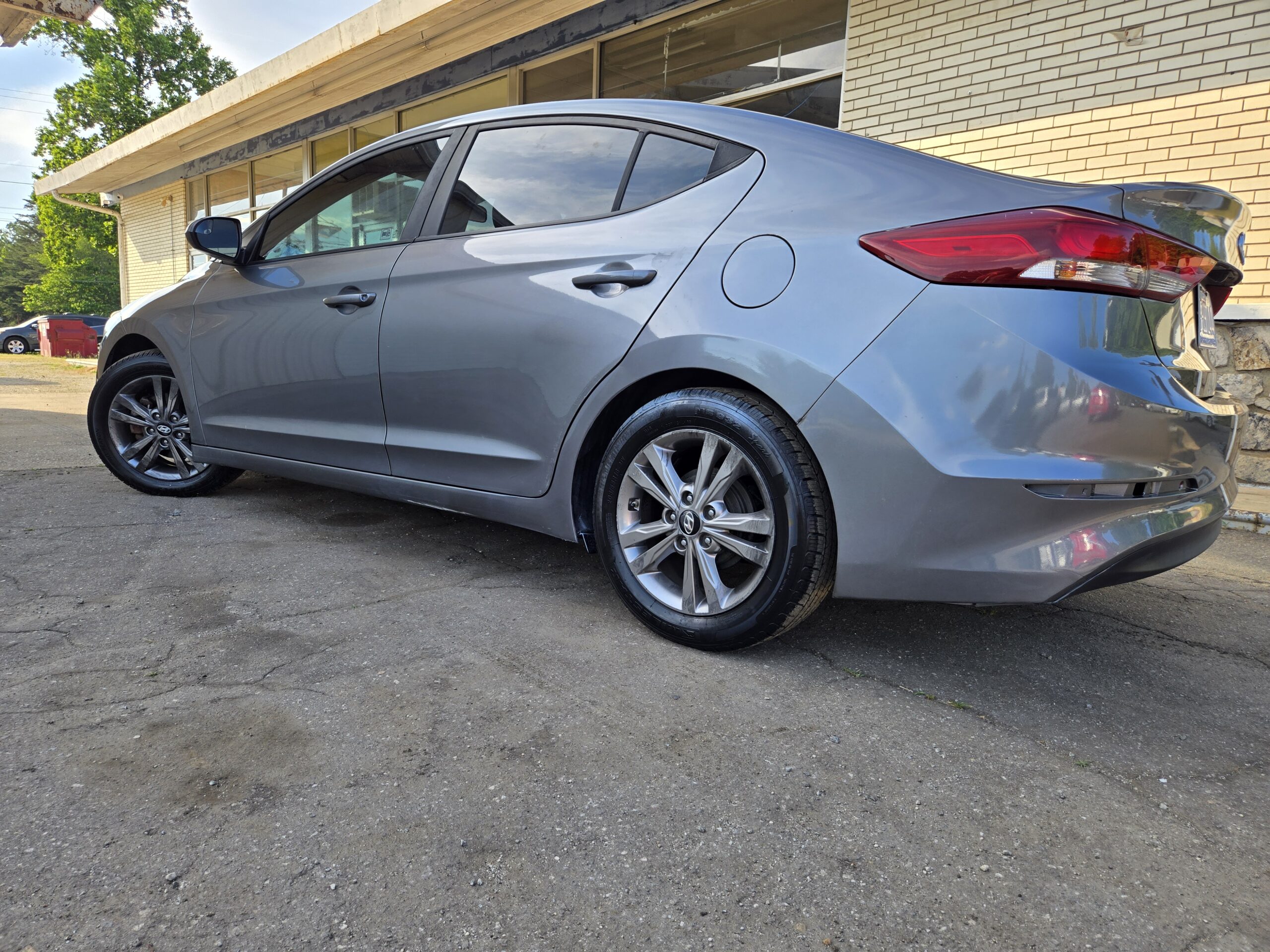 
								2017 Hyundai elantra full									