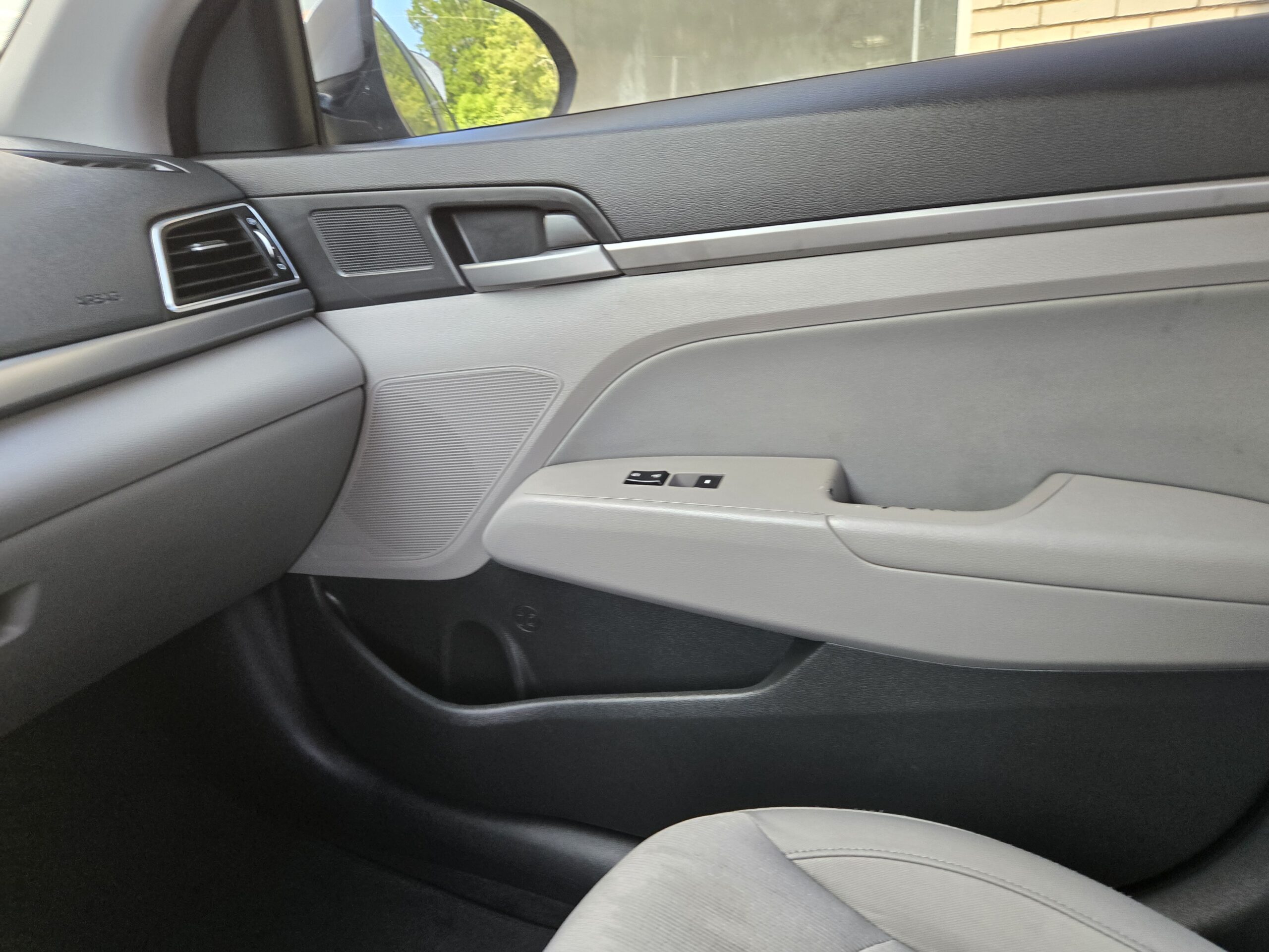
								2017 Hyundai elantra full									