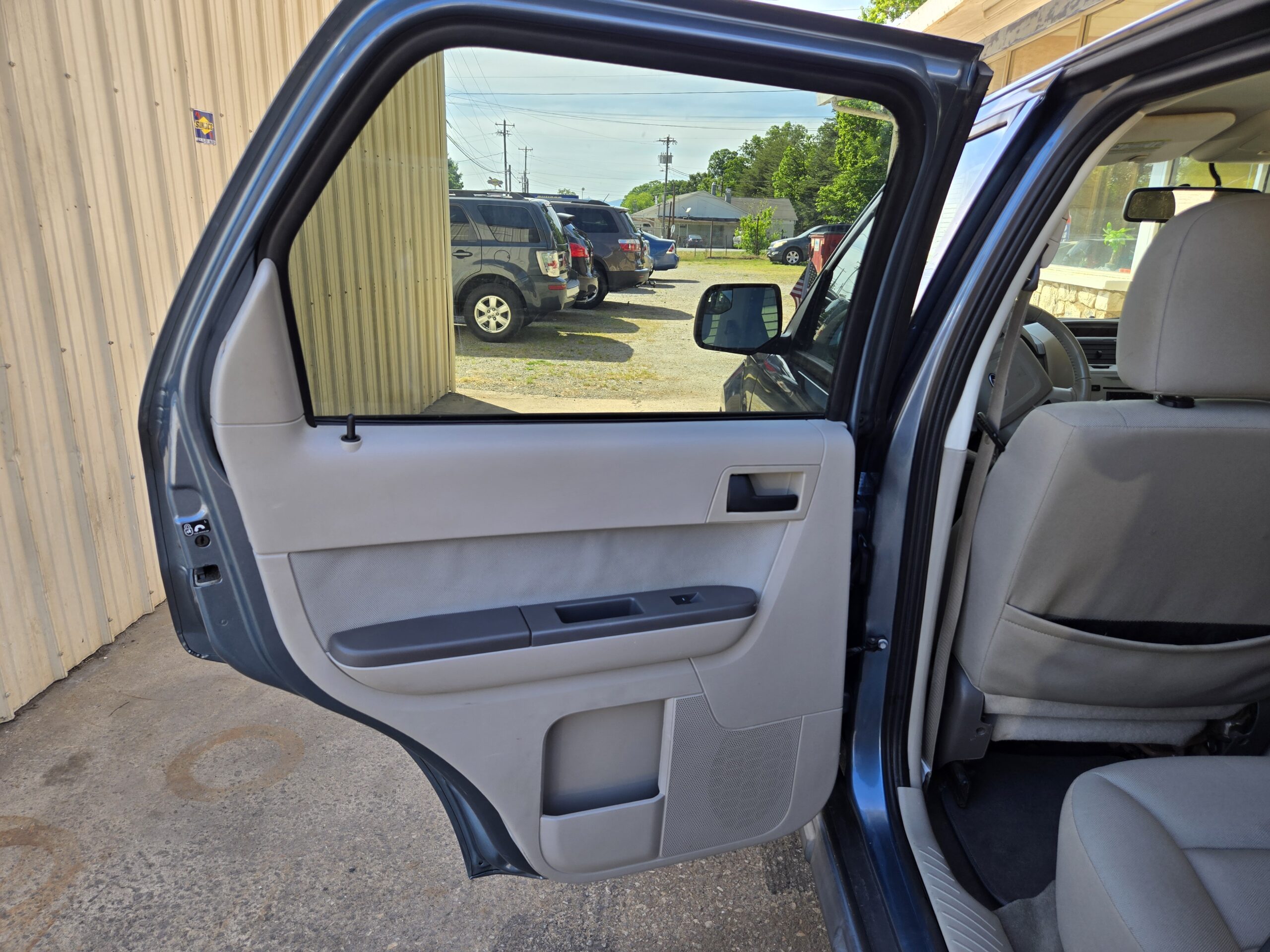 
								2010 Ford Escape Hybrid full									
