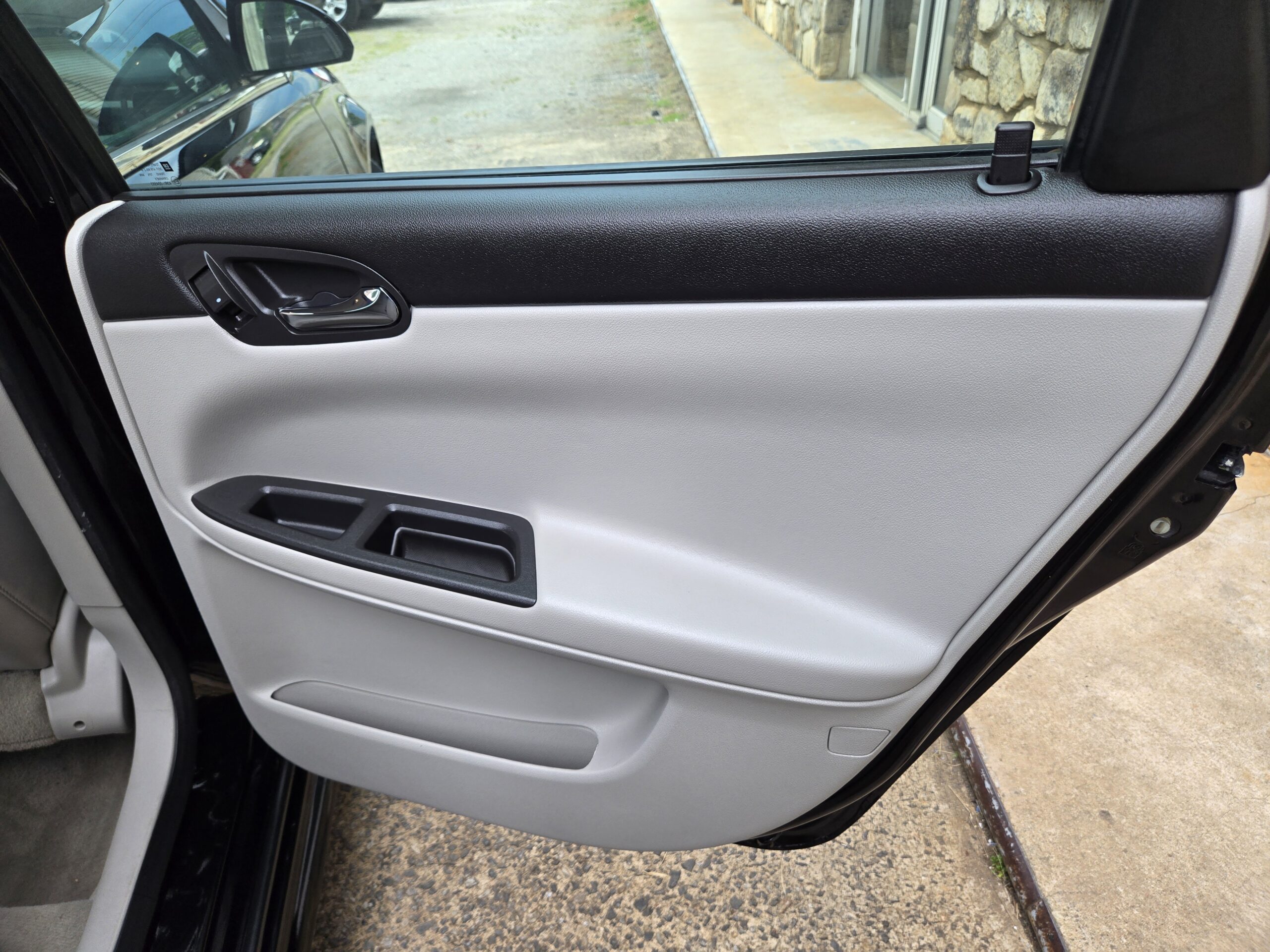 
								2011 Chevrolet Impala full									
