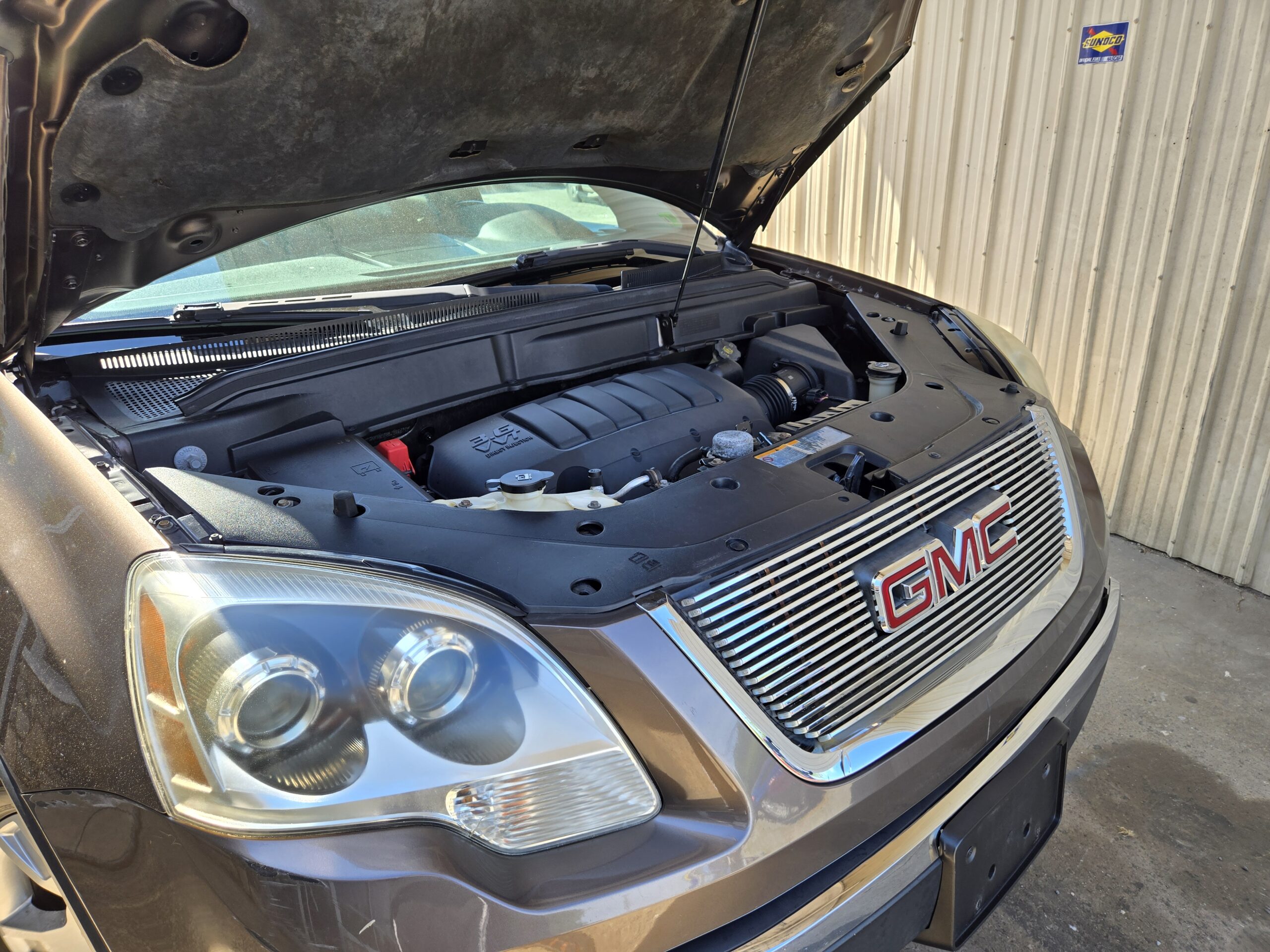 
								2011 GMC Acadia full									