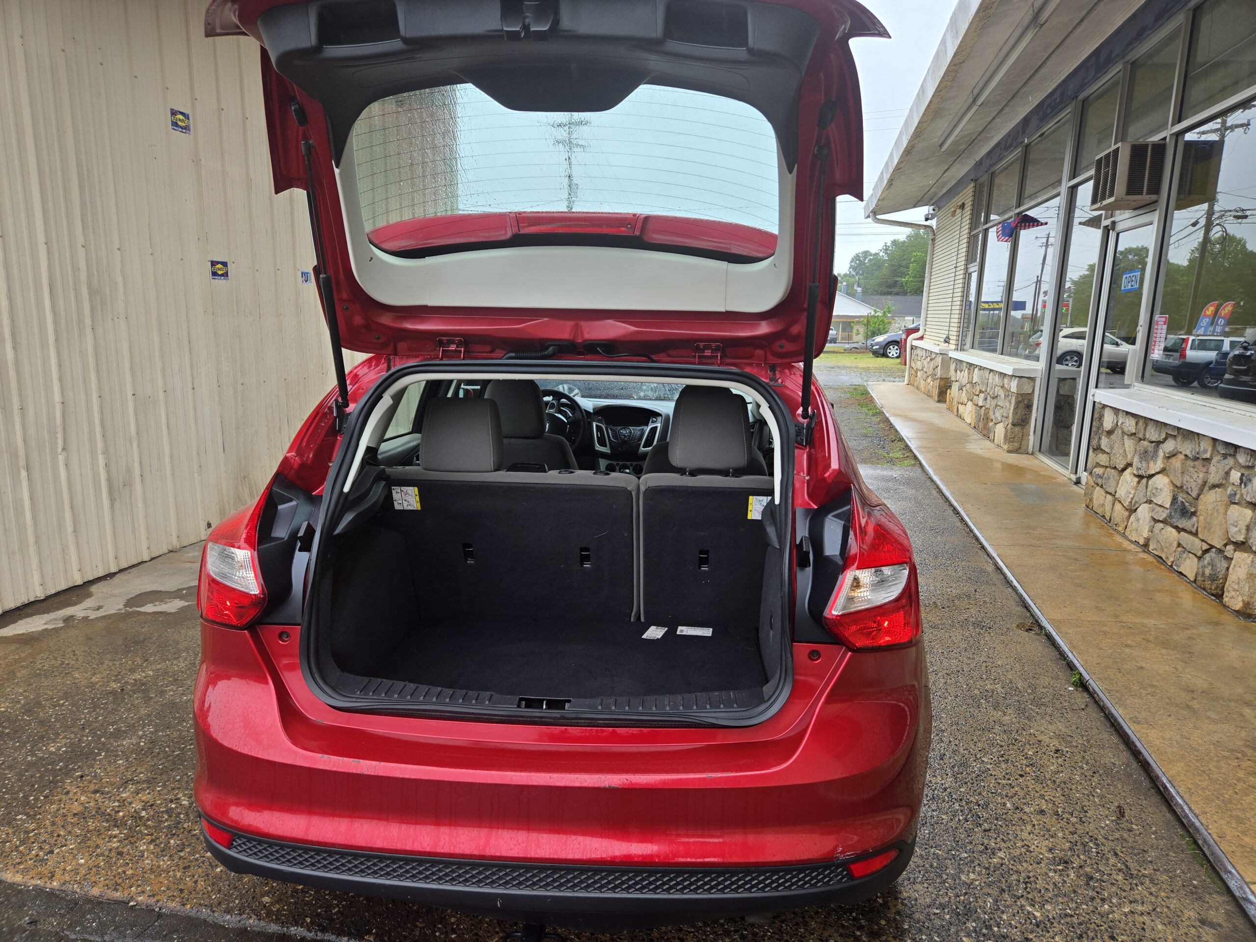 
								2012 Ford Focus SE full									