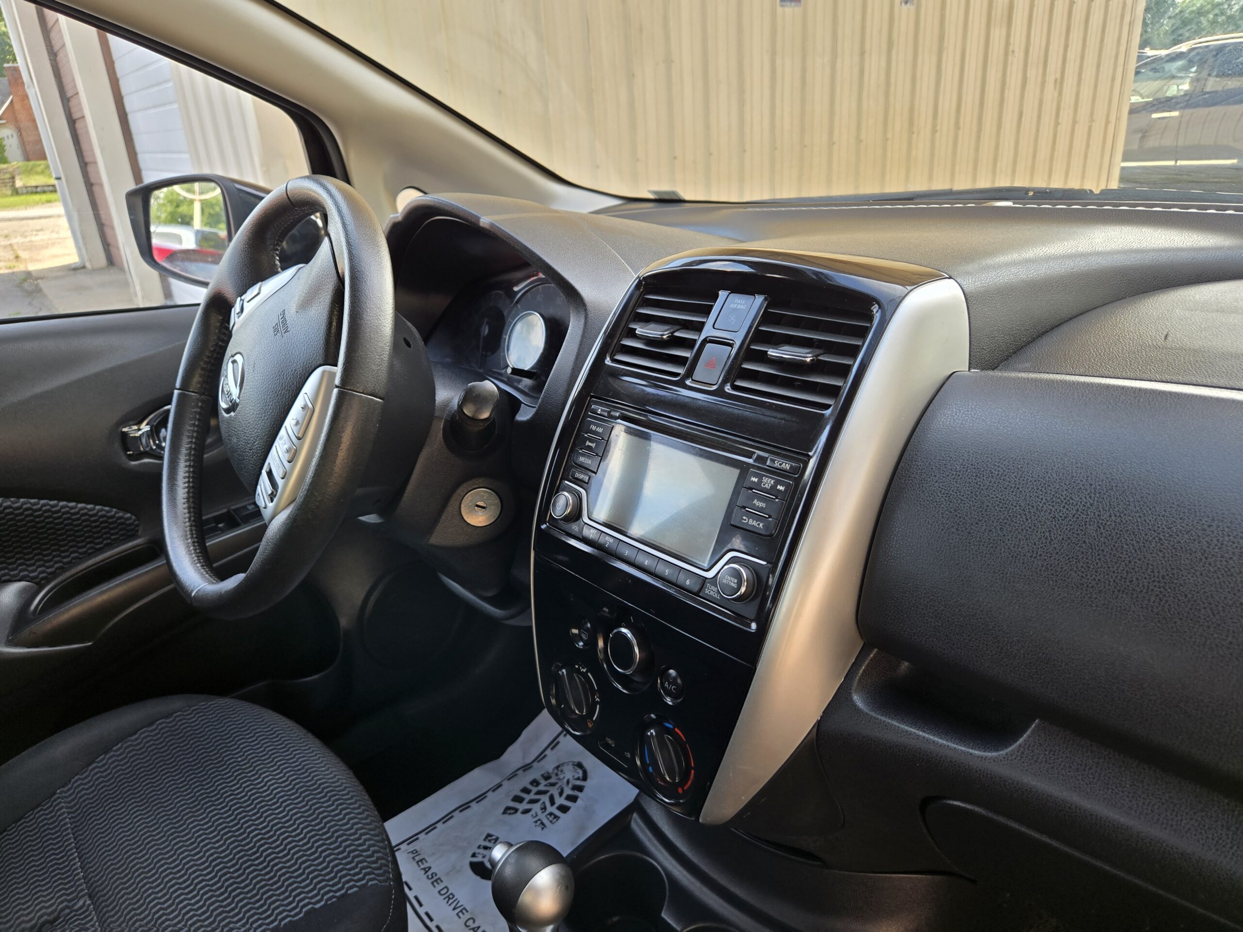 
								2015 Nissan Versa Note full									