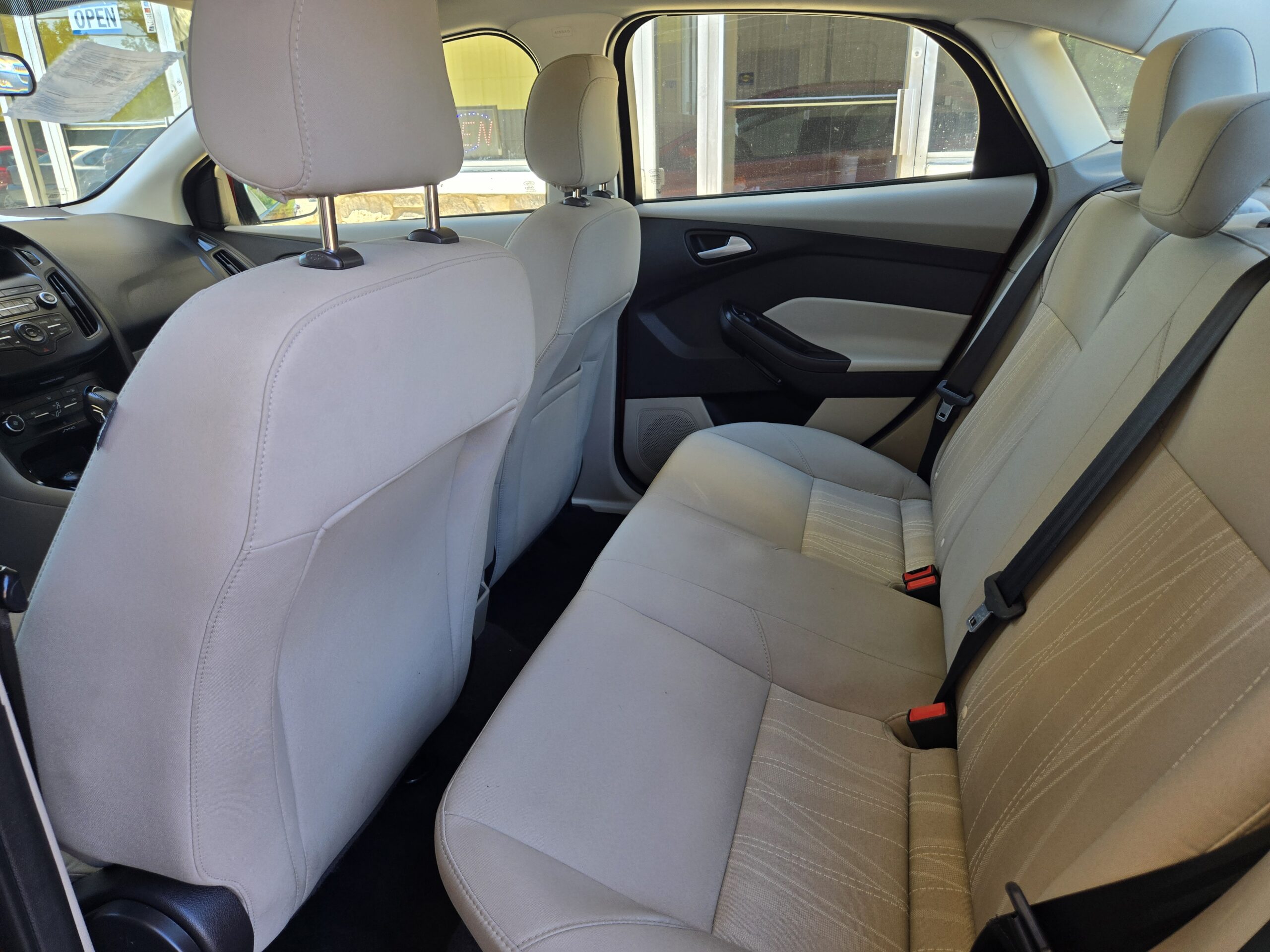 
								2018 Ford Focus full									