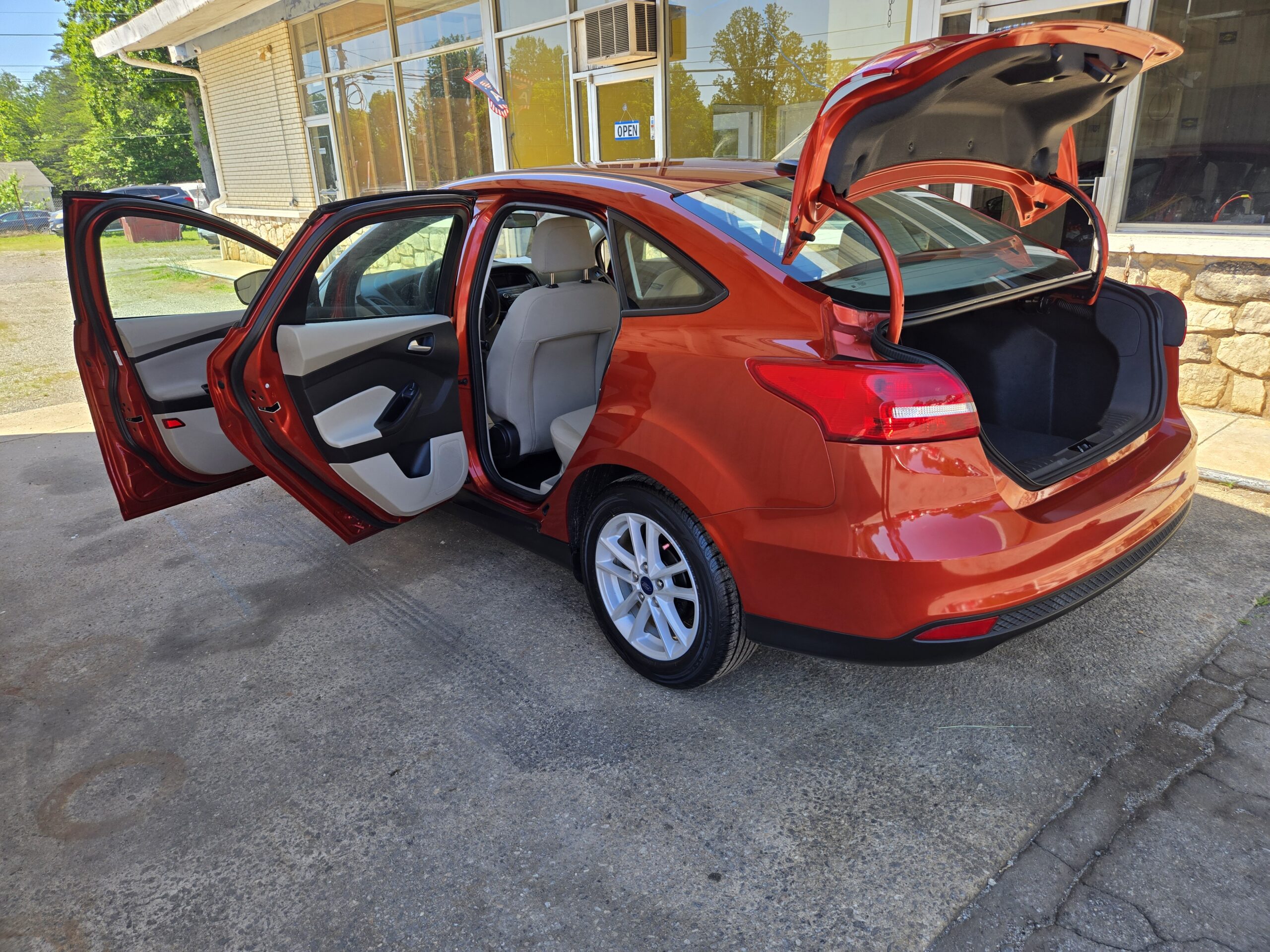 
								2018 Ford Focus full									