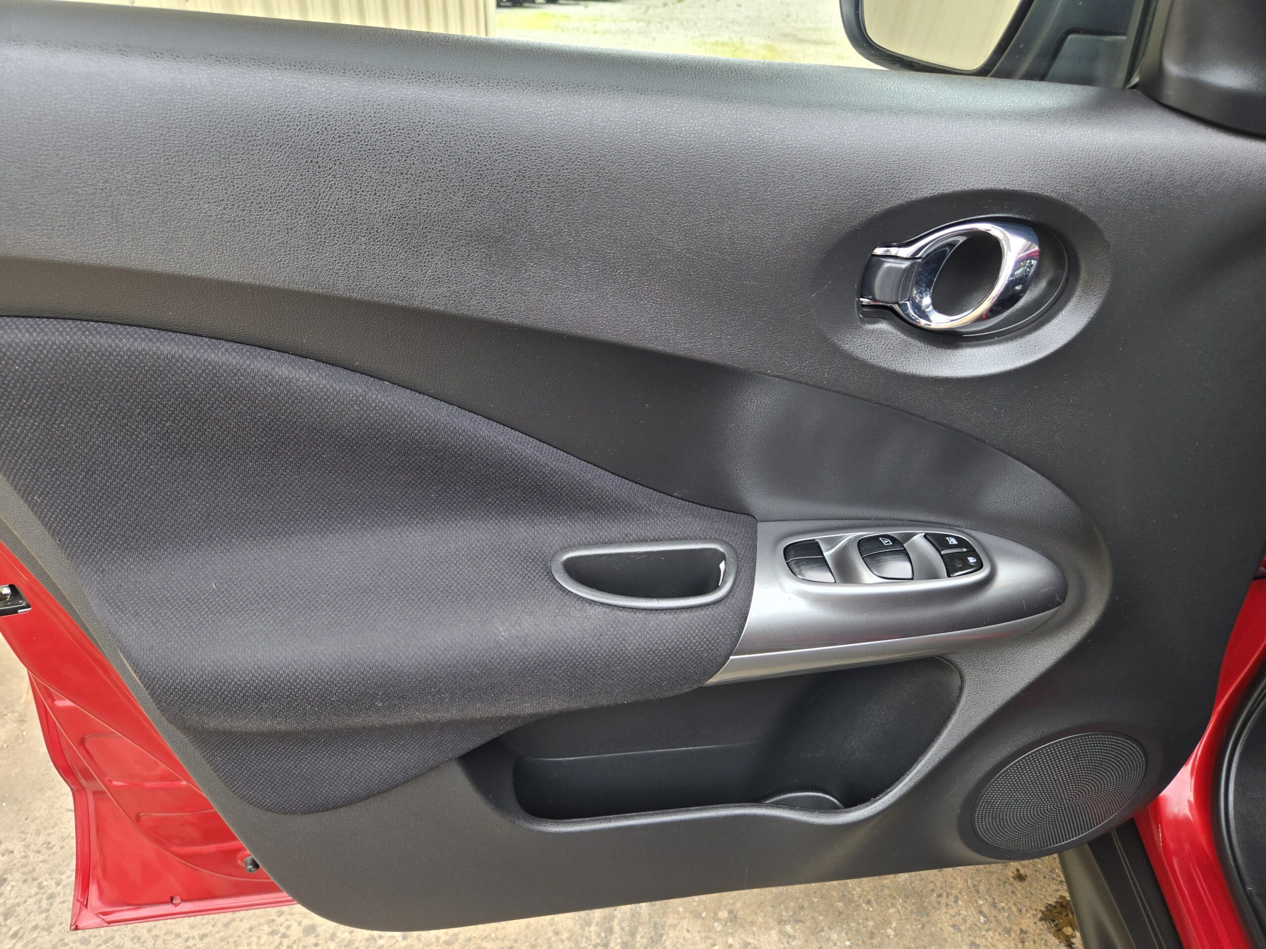 
								2016 Nissan Juke full									