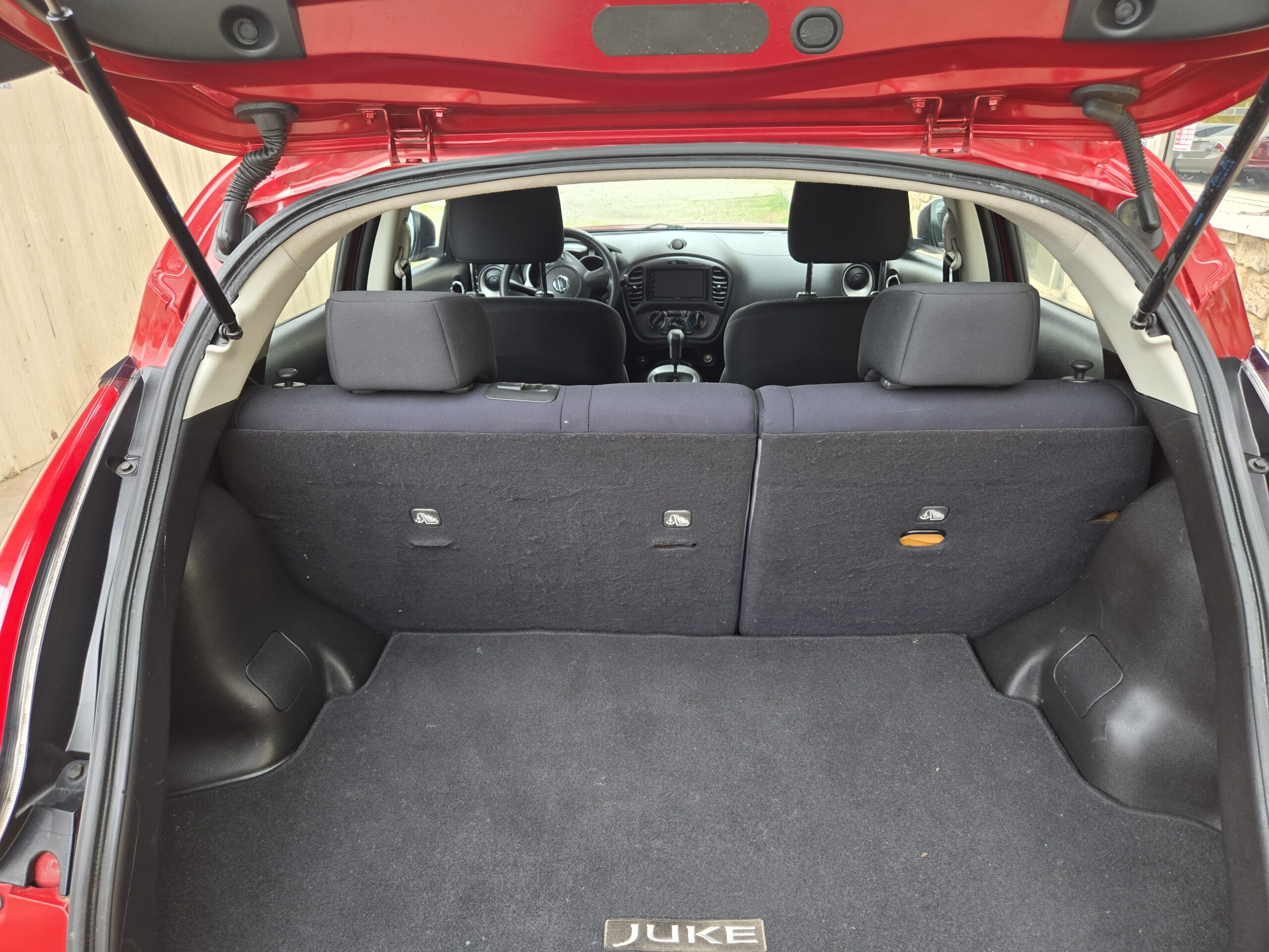 
								2016 Nissan Juke full									