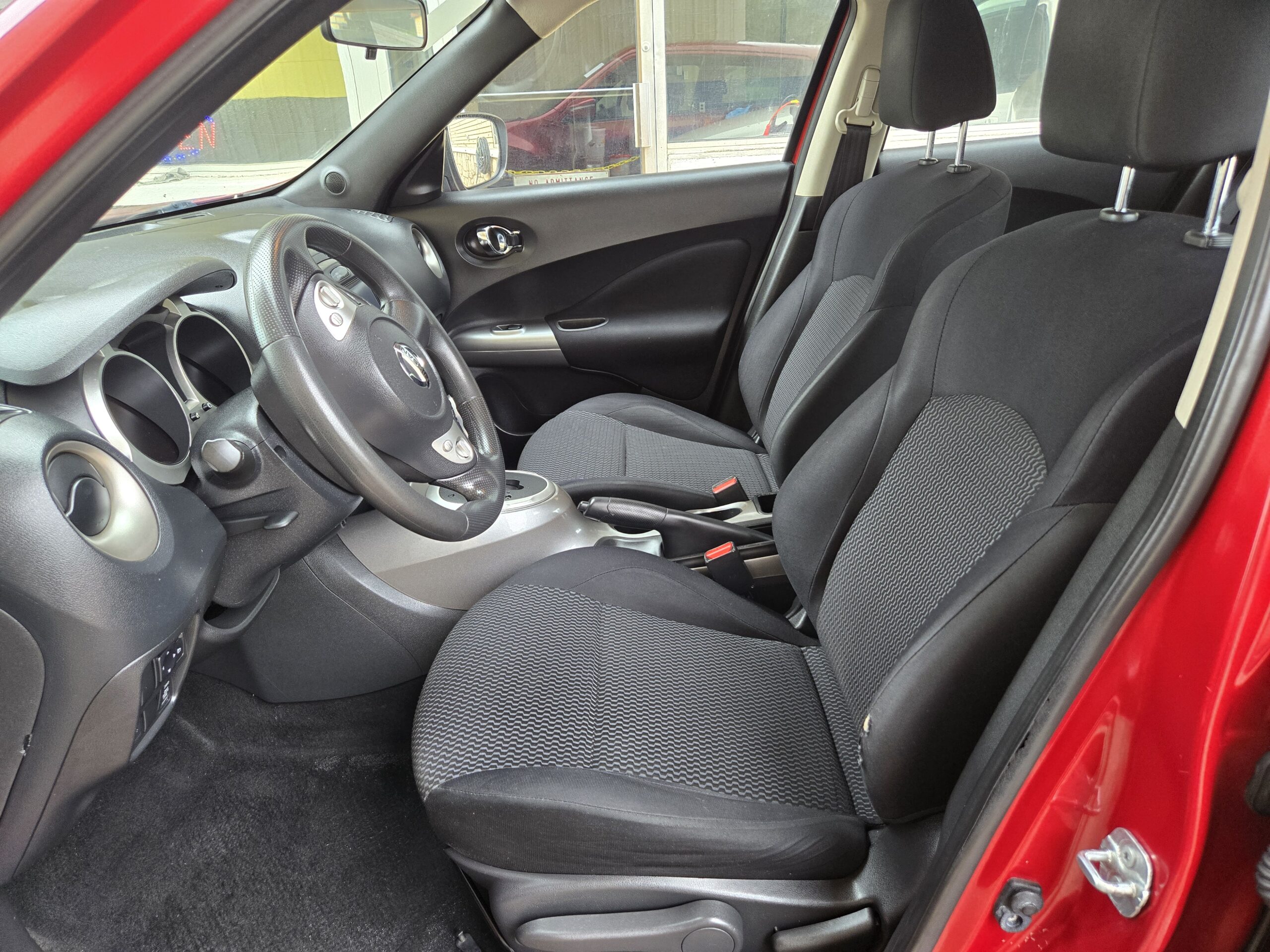 
								2016 Nissan Juke full									
